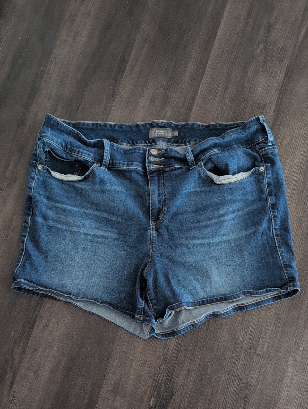 Torrid Denim Stretch Short - Sz 24